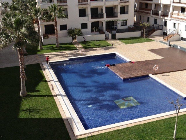 Bonito piso de 64 m2 con piscina y zonainfantil a 100 m de la playa, en el centro de Miami Platja